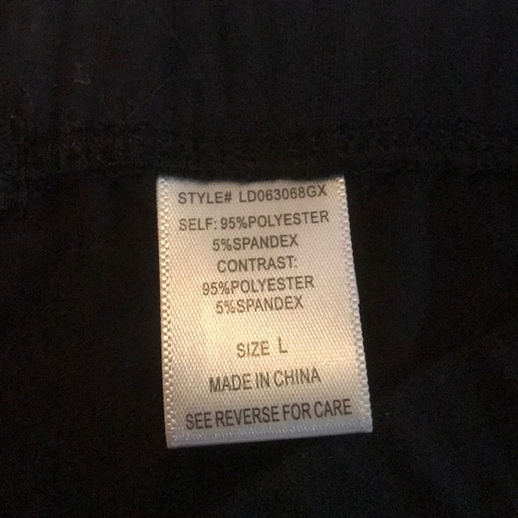 Black FOOTBALL 🏈 LEGGINGS - Picture 2 of 3